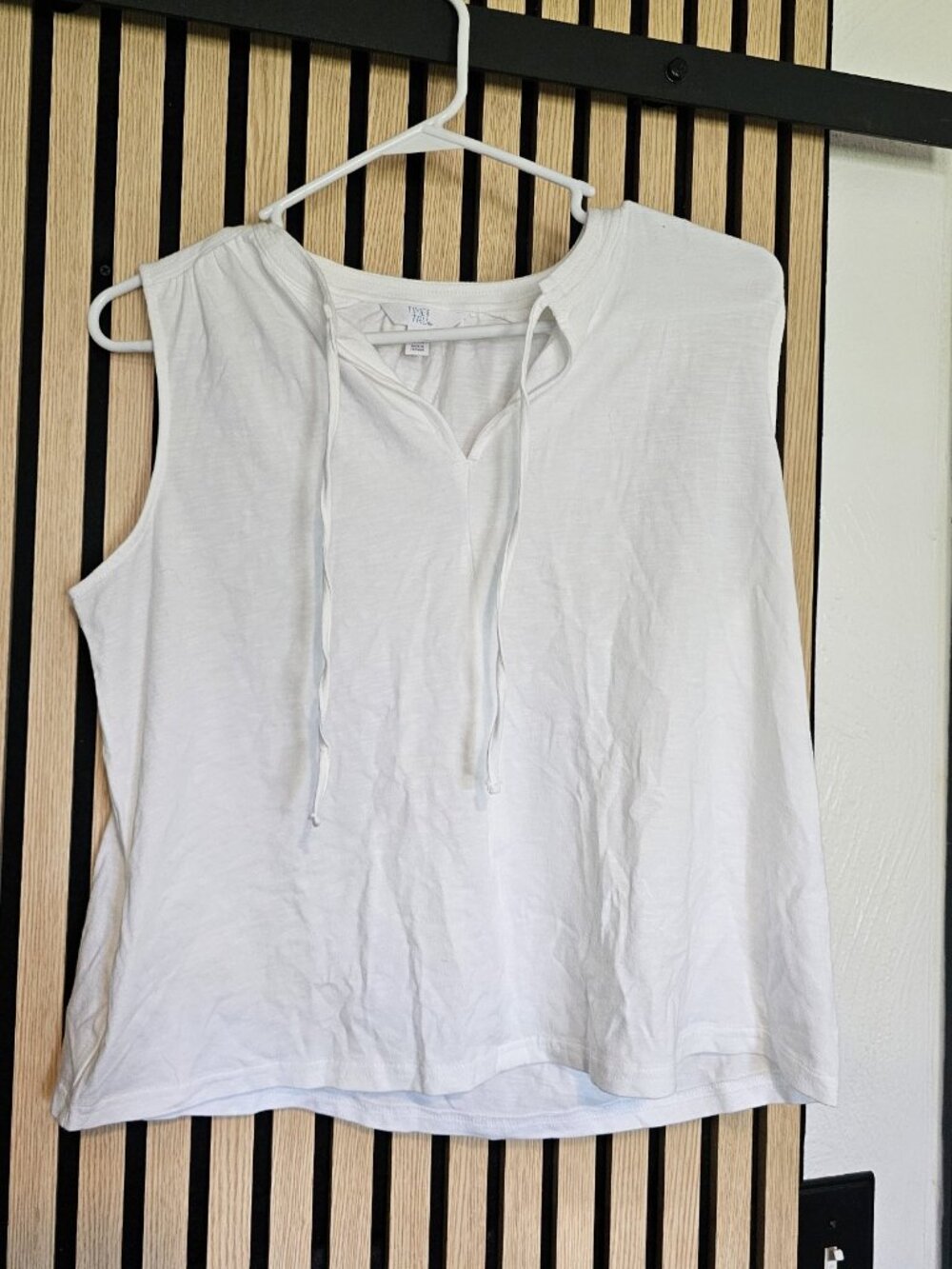 Time and Tru White Tie-Front Top S NWT
